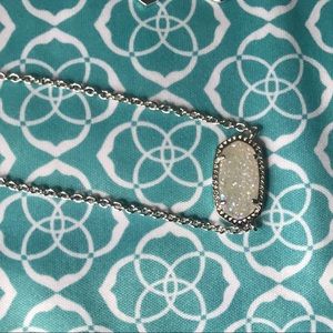 Kendra Scott Jewelry - Kendra Scott Elisa Pendant Necklace in White Kendra Scott Jewelry - Kendra Scott Elisa Pendant Necklace in White